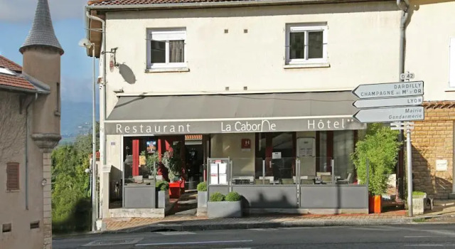 Hôtel - Restaurant La Caborne, Prenota Hotel Hotel a Alvernia con parcheggio, Parcheggio