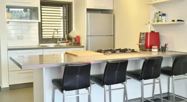 Номер Luxury Hilton Beach Stunning Designer 2BR APT
