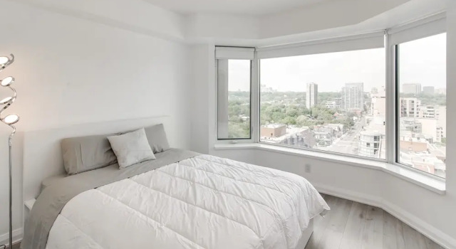 Execstay - Luxury Yorkville Suites, Забронировать Отель Отели Торонто 3 звезды, рядом с George R. Gardiner Museum of Ceramic Art, 3*