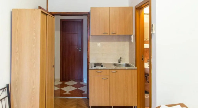 Guest House Vucicevic, Book Guesthouse Hotels in Budva County with Parking, Parking