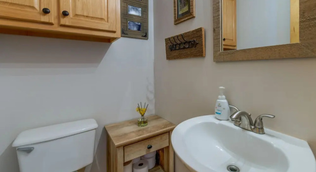 Коттедж Mtn-view Escape w/ Hot Tub, 9 Mi to Skiing!