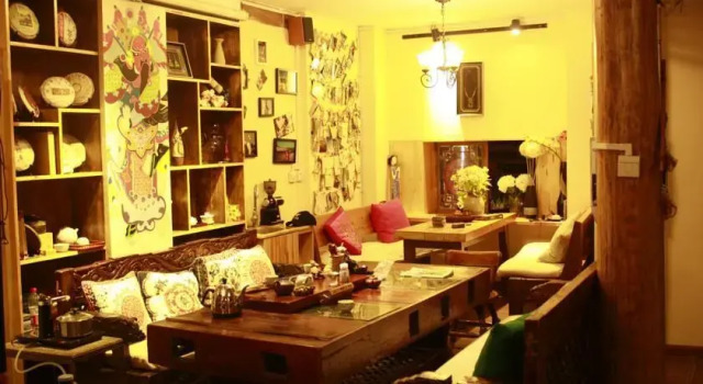 Lijiang Spring Holiday Scene Inn, Забронировать Отель Лицзян Юньнань, рядом с Улица Сквер-стрит Древнего города Даянь