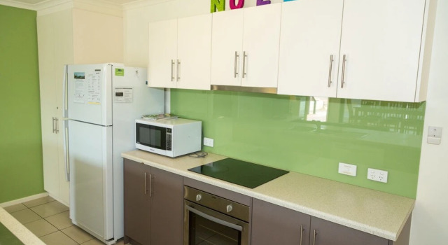 SALT - 37 Oceanview Drive, Book Hotel  