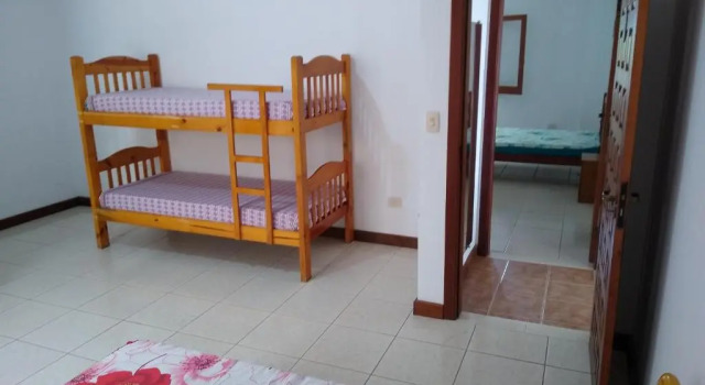Casa Beira-Mar 10pessoas 3 Suítes Térreo - A única realmente "Pé na Areia" c WiFi, Забронировать Отель Карагуататуба штат Сан-Паулу, рядом с Пляж Мартин-де-Са