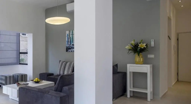 Апартаменты Brilliant 3BR in Shalom Aleichem 27 by HolyGuest