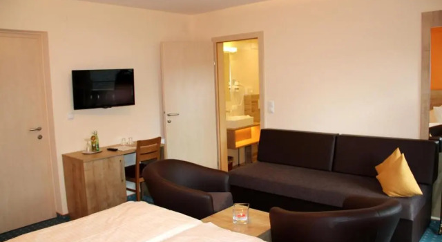 Трёхместный номер Standard Hotel-Pension Falkensteiner