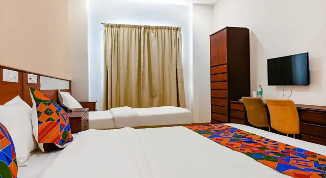 Двухместный люкс FabHotel Shubh Shaleen Springs