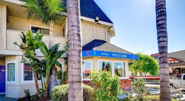 Motel 6 Riverside, CA - South, จอง โมเทล ริเวอร์ไซด์ California