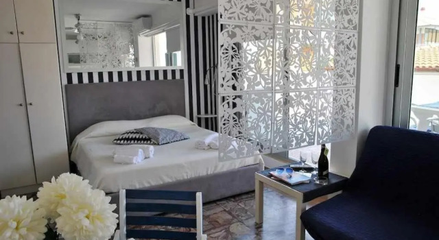 ATTICO BLU monolocale a 50 mt dal mare