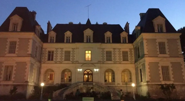 Château de Saint-Bohaire, Book Hotel  