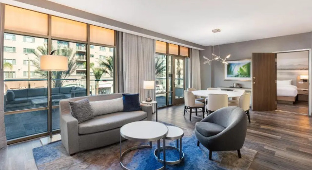 Люкс с 2 комнатами Courtyard by Marriott Los Angeles Monterey Park