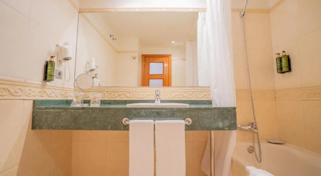 Номер Standard Hotel Torres de Somo