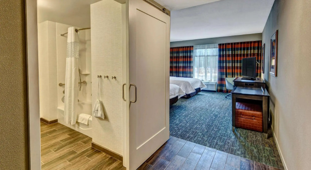 Четырёхместный номер Standard Hampton Inn & Suites Memphis Germantown