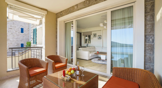 Lustica Bay Vacation Homes, Réserver Hôtel Radovici Luštica, près de Almara Beach
