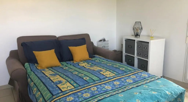 Апартаменты Appartement au milieu des lacs, au bord du Guiers