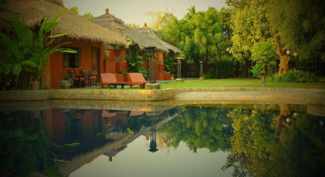 Sawadeeka Villa&Resort, Забронировать Курортный отель Отели Сансай с парковкой, Парковка