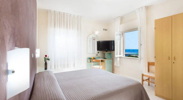 Hotel Atlantica, Забронировать Отель Отели Чезенатико с парковкой, Парковка