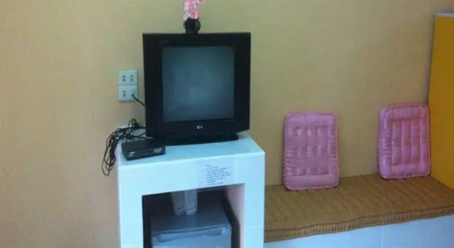 Baan Gon Chompu, Rezervovat Hotel Hotely v Ratchaburi s bazénem, Bazén