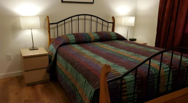 Коттедж с 2 комнатами The Hitching Post Motel