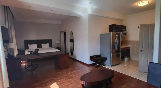 Двухместный люкс Days Inn & Suites by Wyndham Fort Saskatchewan