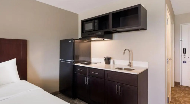 Четырёхместный номер Standard Suburban Studios Berwick - Morgan City
