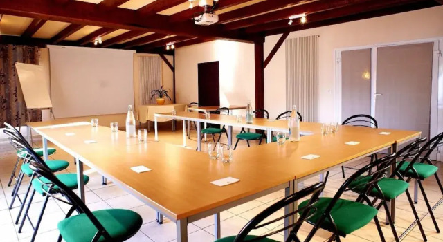 Logis Hotel Restaurant Le Laurier Fleuri