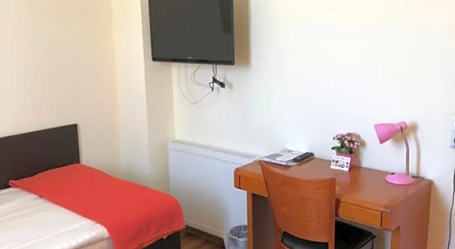 Hotel Poseidon, Забронировать Отель Отели и гостиницы Людвигсбург, рядом с Морской замок Монрепо, Отель