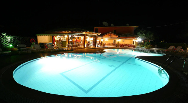 Tzevenos Aparthotel, Rezerwuj Hotel Agios Georgios Epir