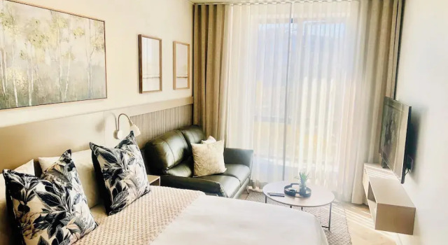 Four11 at One Rosebank, Забронировать Апарт-отель Апарт-отели Йоханнесбург, рядом с South African Chamber of Commerce and Industry, Апарт-отель