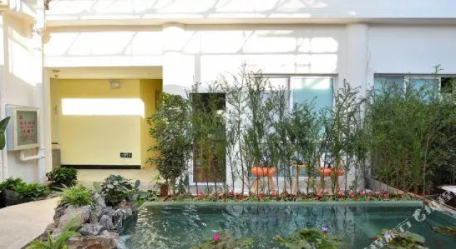 Jiangye  Chain  Garden  in  Dianchi  Resort,Kunming, Rezerwuj Hotel Hotele w Kunming z parkingiem, Parking