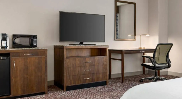 Номер Premium Hilton Garden Inn Louisville Downtown