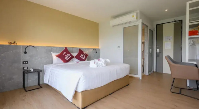 Двухместный номер Deluxe Tour De Phuket Hotel - SHA Plus