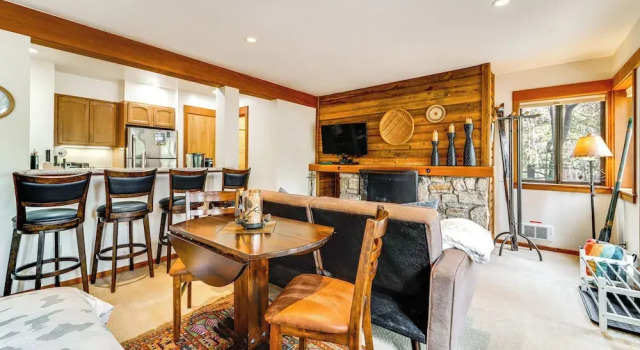 Апартаменты Hike, Sled & Ski! Cozy Tahoe City Condo w/ Hot Tub