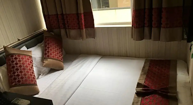 Двухместный номер Standard Seasons Hotel
