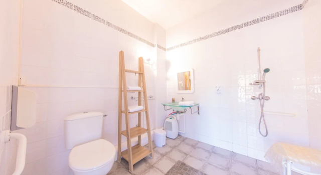 Номер Comfort Hôtel LandAzur