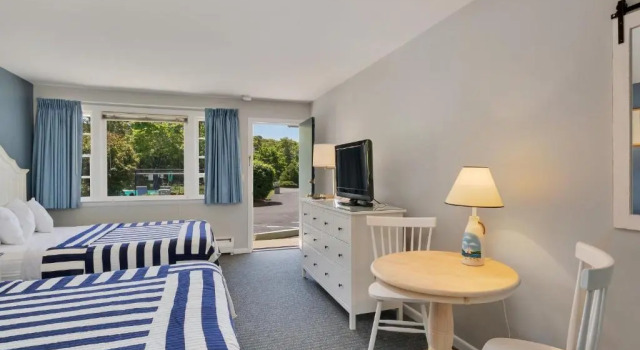 Четырёхместный номер Standard Handkerchief Shoals Inn