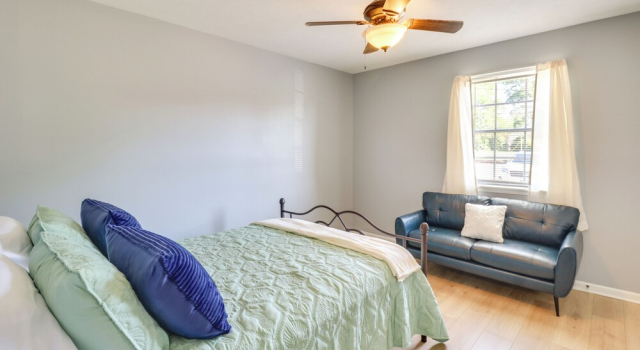 Walk to Eats & Entertainment: Home in Brookhaven, Book Feriehus Hoteller i Brookhaven med parkering, Parkering