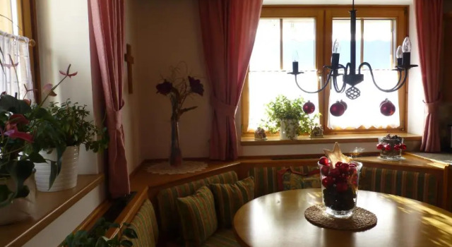Коттедж с 5 комнатами Haus Rosi