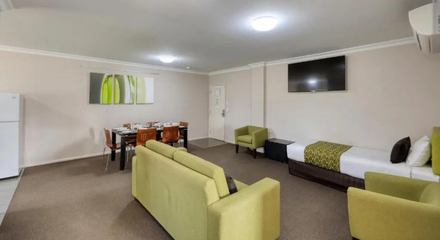 Апартаменты Drovers Motor Inn