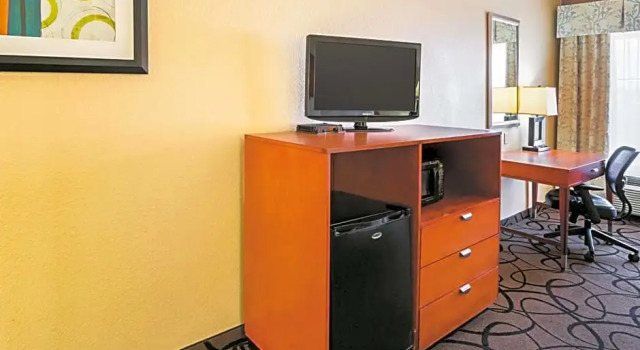Номер Standard La Quinta by Wyndham Ft. Worth - Forest Hill, TX
