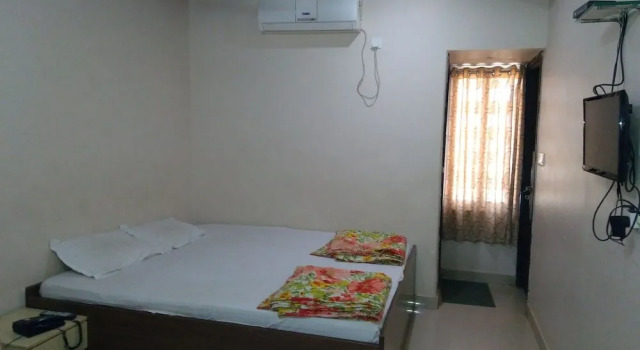 Iroomz NVR Hotels Luxury Redefined, Rezerwuj Hotel Hotele w Andhra Pradesh z parkingiem, Parking