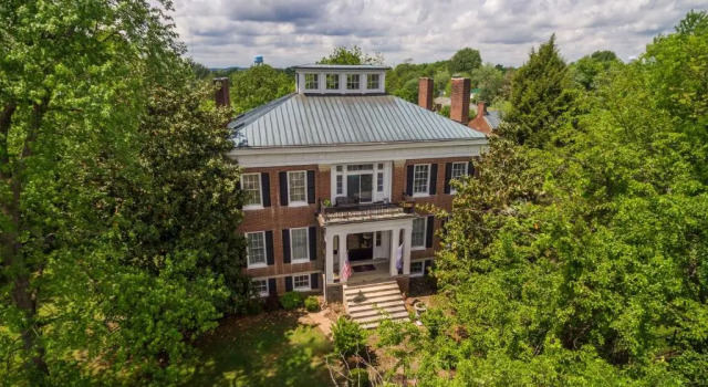 Люкс Superior Bourbon Manor Bed & Breakfast Inn