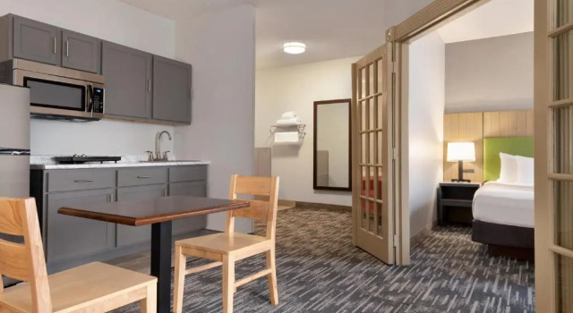 Двухместный люкс Country Inn & Suites by Radisson, Brookings