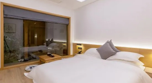 Люкс Liuzhou QieShe Songting Hotel