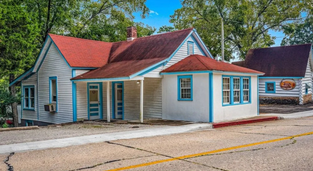 Log Cabin Inn