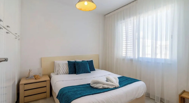 Seawaves 1- BR Apt. by Meneou Beach