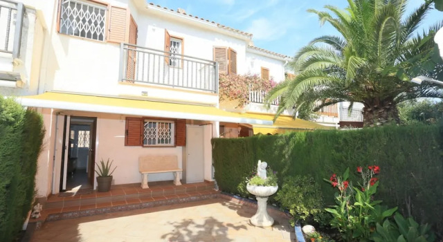 Casa Para 6 Personas en Cambrils, Забронировать Отель Отели El Baix Camp с бассейном, Бассейн