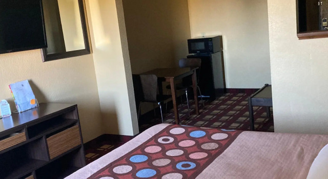 Двухместный номер Standard Super 8 by Wyndham Martinsville