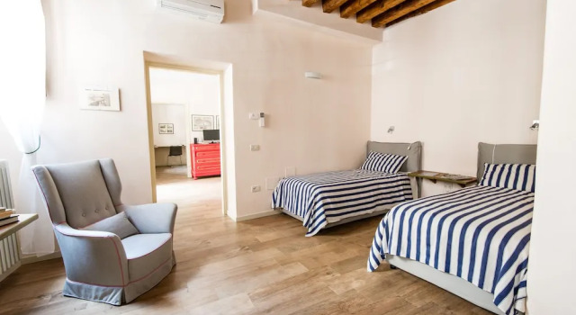 Casa Agli Scrimiari ItalianFlat, Забронировать Апартаменты/квартира Верона Венето, рядом с Римский амфитеатр