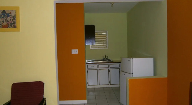 Люкс с балконом и с видом на сад Coral Seas Beach Resort